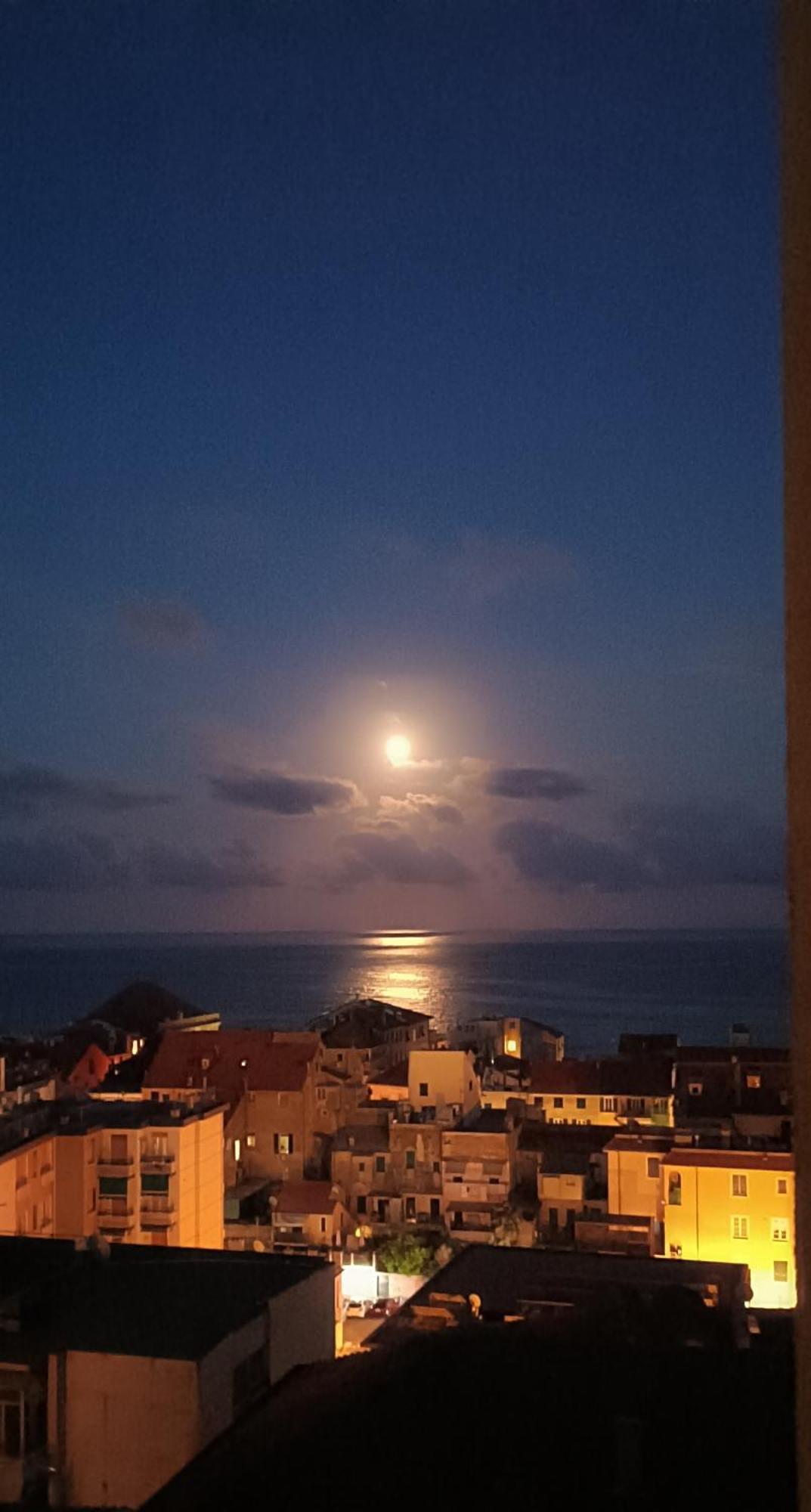 Casa Di Claude Con Posto Auto Daire Finale Ligure Dış mekan fotoğraf