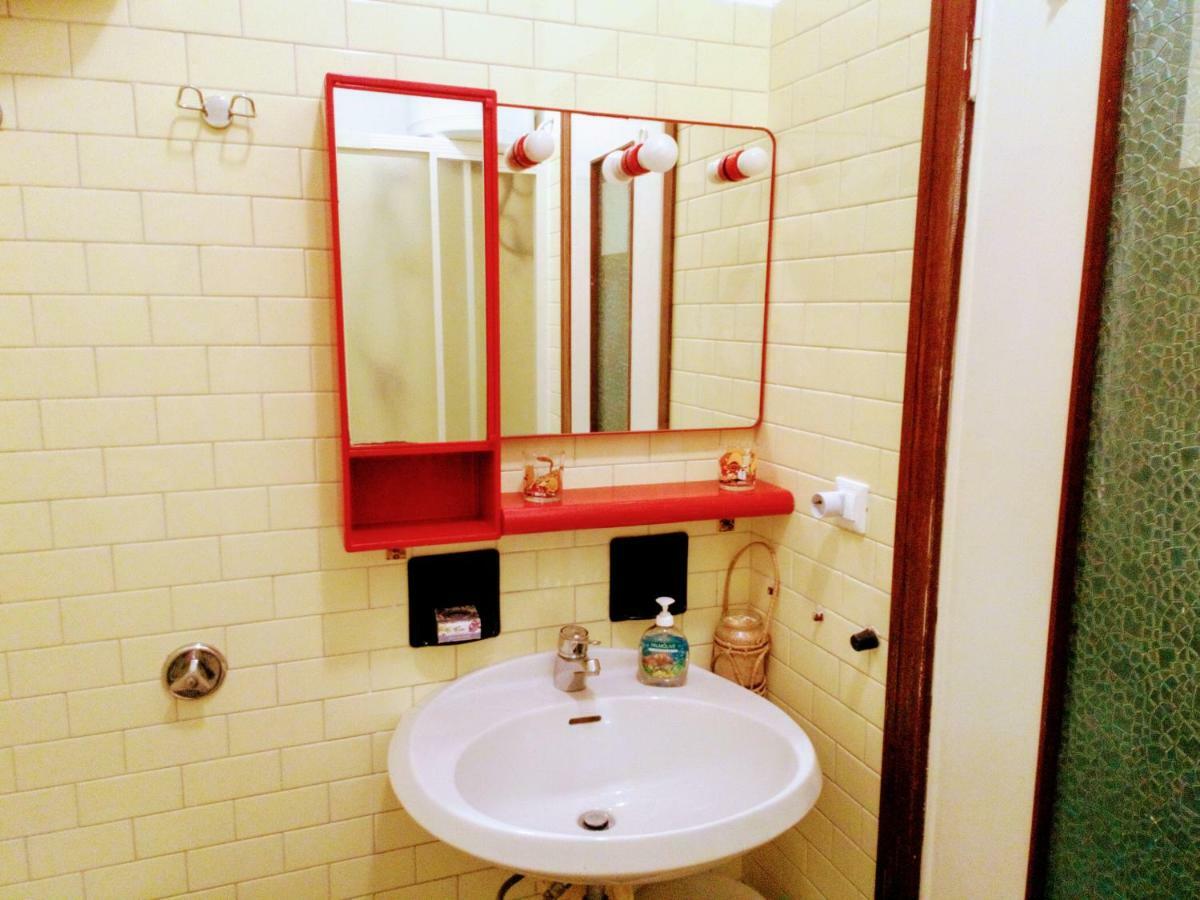 Casa Di Claude Con Posto Auto Daire Finale Ligure Dış mekan fotoğraf