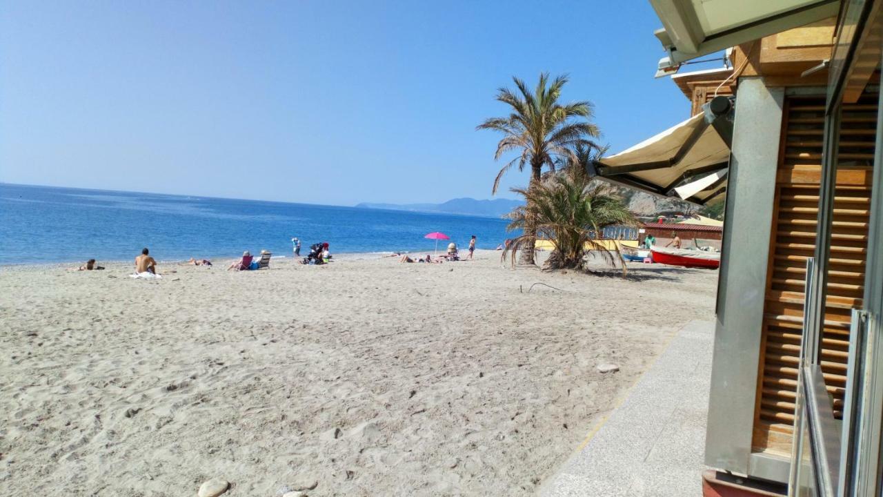 Casa Di Claude Con Posto Auto Daire Finale Ligure Dış mekan fotoğraf