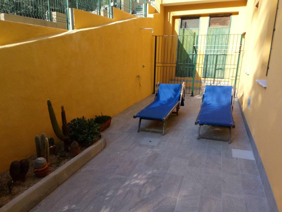 Casa Di Claude Con Posto Auto Daire Finale Ligure Dış mekan fotoğraf
